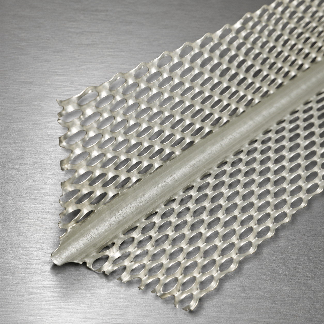 MMG2.4 Galvanised plastering bead with expanded metal mesh wings